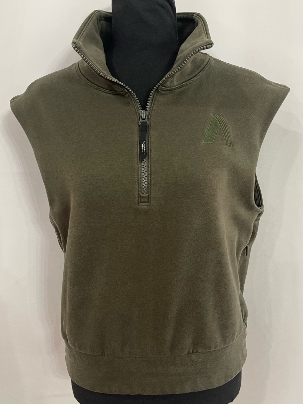 Alison Felix X Athleta Olive Green Women’s Half-Zip  Pullover Vest Size Small
